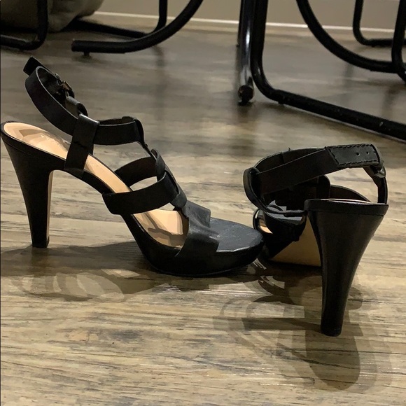 Heels - Picture 3 of 3